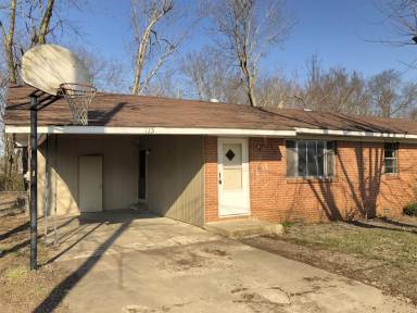 Main picture of 115 Layne St