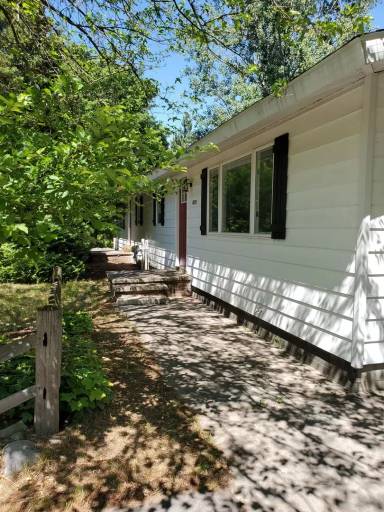 Main picture of 10245 E Fort Rd