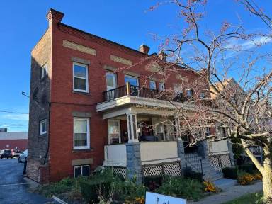 Main picture of 1380 W 116th St