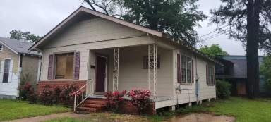 Main picture of 2904 Regent St