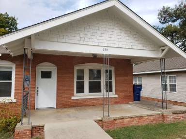 Main picture of 518 E 12th St