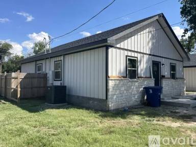 Main picture of 1208 Brady Ave