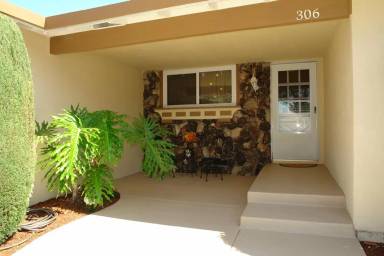 Main picture of 306 S Park Victoria Dr