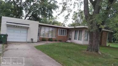 Main picture of 8273 Russell St