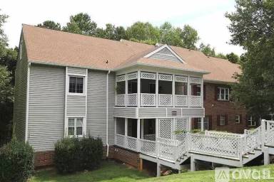 Main picture of 101 Oyster Bay Ct