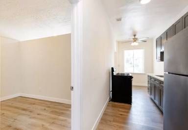 Main picture of 433-441 N Ardmore Ave Apartments