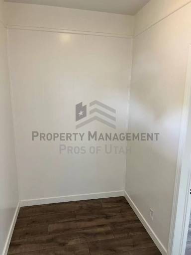 Main picture of 2036 Liberty Ave