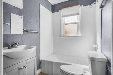 Main picture of 1443 S 32nd St