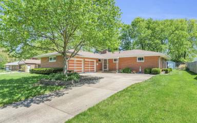 Main picture of 1702 Golfview Dr