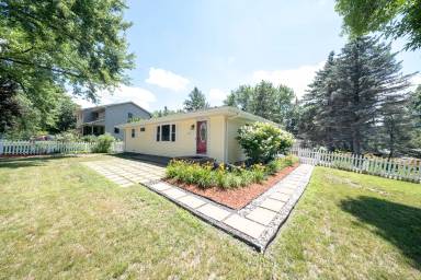 Main picture of 2817 W 109th St