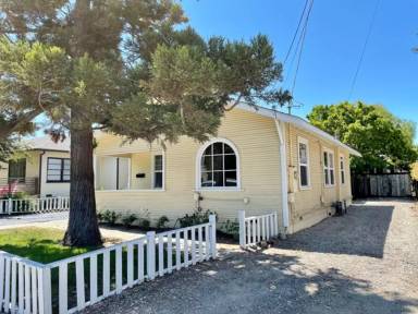 Main picture of 1165 Murray Ave