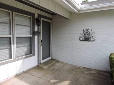 Main picture of 110 Bruce Ave