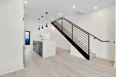 Main picture of 1504 N Capitol St NW