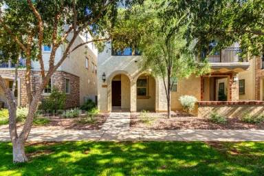 Main picture of 2746 S Harmony Ave