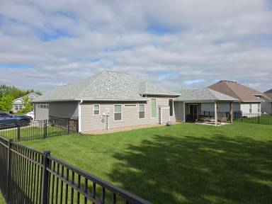Main picture of 1512 Spring Mountain Dr
