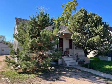 Main picture of 1614 1/2 9th St