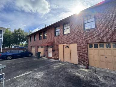 Main picture of 1839 Hubbard St