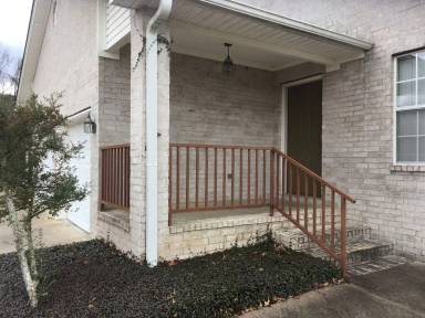 Main picture of 10 S Joplin Loop