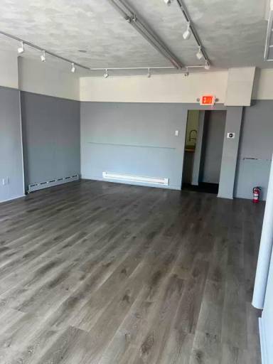 Main picture of 76 Main St