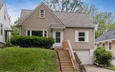 Main picture of 815 20th St SE