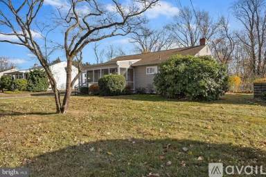 Main picture of 20 Yorktown Rd