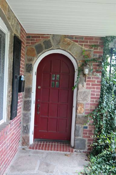Main picture of 3705 Gibbons Ave