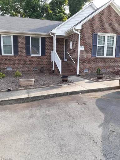 Main picture of 1745 Malone Rd