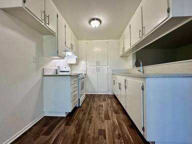 Main picture of 4141 W Rosecrans Ave