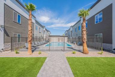 Main picture of 4387 W Palmaire Ave