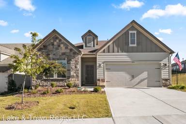 Main picture of 1876 Lotus Ln