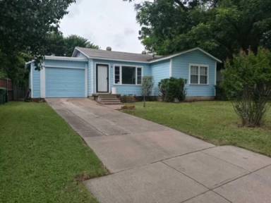 Main picture of 304 Elm St