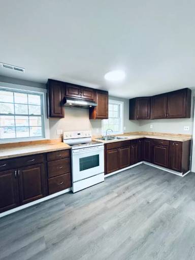 Main picture of 605 E Townsend St