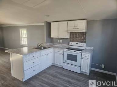 Main picture of 374 S Main St