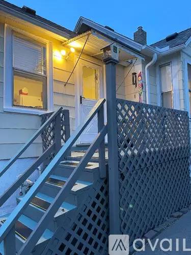 Main picture of 910 Palace Ave