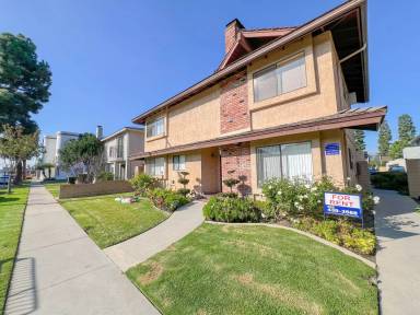 Main picture of 3581 Howard Ave