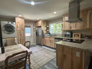 Main picture of 2532 Elwood Ave