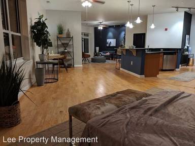 Main picture of 670 Town Center Dr