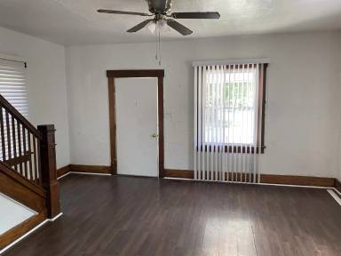 Main picture of 935 4th St NW