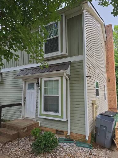 Main picture of 1902 Village Lake Dr