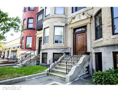 Main picture of 1015 Beacon St