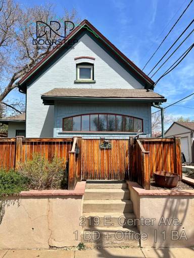 Main picture of 502 S Sherman St