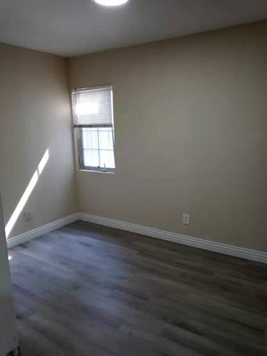 Main picture of 3829 W 139th St