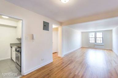 Main picture of 2411 E 3rd St
