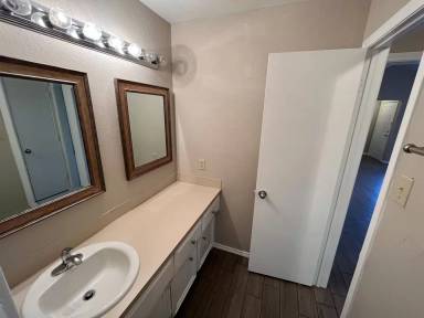 Main picture of 2011 S Loop 289
