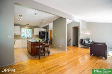 Main picture of 9625 Maple Dr