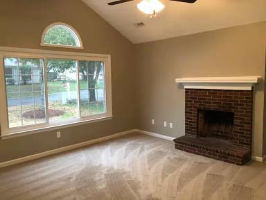 Main picture of 213 Clear Springs Ct