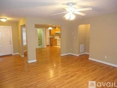 Main picture of 643 Lakeview Dr