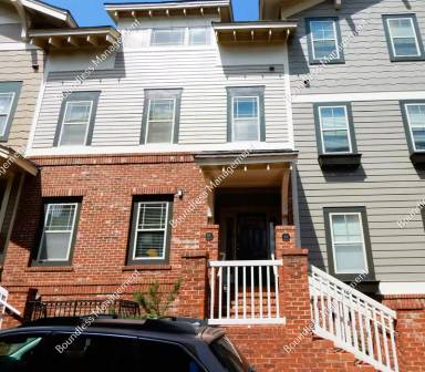 Main picture of 655 Mead St SE