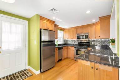 Main picture of 50 Roberts Dr