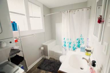 Main picture of 2435 Shelby St